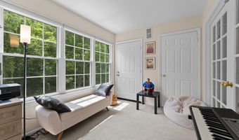 7501 ASHBY Ln J, Alexandria, VA 22315