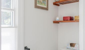 32 Pleasant Hill Rd, Falmouth, ME 04105