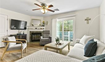 2 Gray Coach Ln 210, Cranston, RI 02921