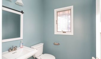 923 S 10th St, Adel, IA 50003
