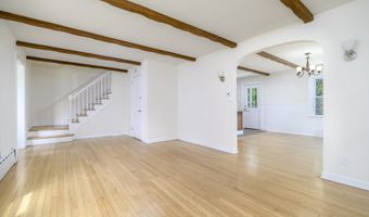 206 Ridgefield Ave, Bridgeport, CT 06610