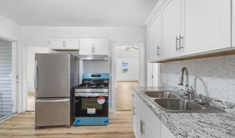 18 Park St, Bristol, CT 06010