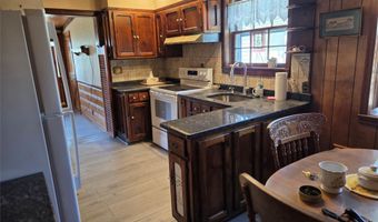 31 S Emerson Ave, Amity Harbor, NY 11701