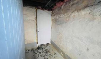 105 Bliss Rd, Newport, RI 02840