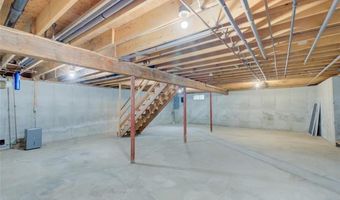 31 Edgewater Rd, Narragansett, RI 02882