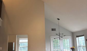 5924 FOUNDERS HILL Dr 302, Alexandria, VA 22310