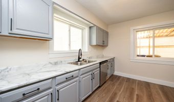 3912 53rd St, Des Moines, IA 50310
