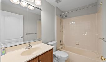 19608 EDGEMONT Sq, Ashburn, VA 20147