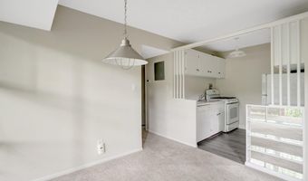 7717 DONNYBROOK Ct 103, Annandale, VA 22003