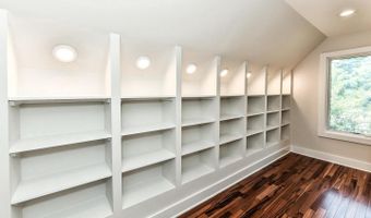 5311 ROOSEVELT St, Bethesda, MD 20814