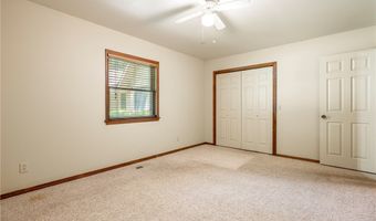 35 Fenchurch Dr, Bella Vista, AR 72715