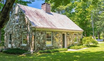 18 Plum Tree Rd, Amherst, MA 01002