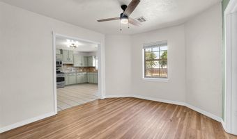 1422 N Hudson St, Altus, OK 73521