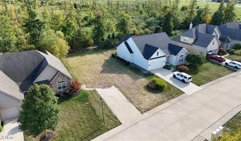 335 Copper Crk, Amherst, OH 44001