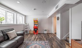 466 Essex St, Bangor, ME 04401