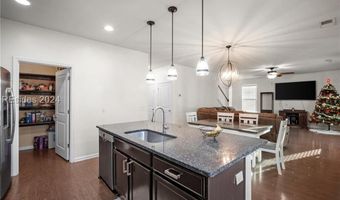 37 Kings Cross Ct, Beaufort, SC 29902