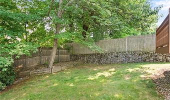 71 Hawthorne Pl, North Providence, RI 02904