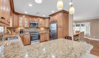 62 Netherwood Dr, Albertson, NY 11507