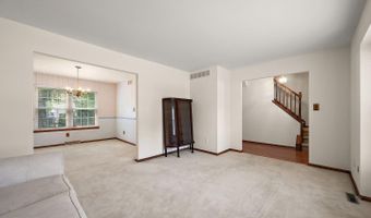 8 SIGNAL HILL Dr, Hockessin, DE 19707