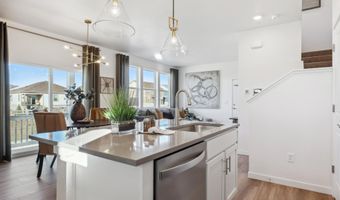 956 Andrews Crest Dr, Berthoud, CO 80513