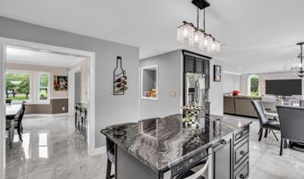 20 Regency Way, Manalapan, NJ 07726
