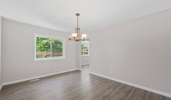 412 Sorrento Dr, Ballwin, MO 63021