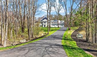 15 Hubbard Ln, Bolton, MA 01740