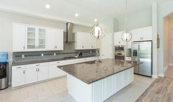 6331 VOYAGERS Pl, Apollo Beach, FL 33572