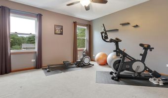 710 Sprucetree Ln, Algonquin, IL 60102