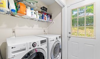 489 Hoyt St, Darien, CT 06820