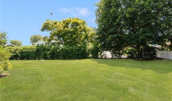 208 W View Rd, Middletown, RI 02842