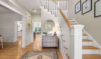 32 Settlers Ct, Bedford, NH 03110