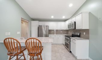 2463 Orient Dr, Adrian, MI 49221