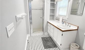30 Gibson Ave, Narragansett, RI 02882