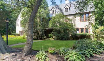 13 Serpentine Dr, Middletown, NJ 07748