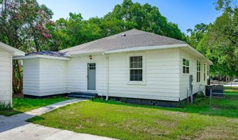 822 Chesnut St, Camden, SC 29020