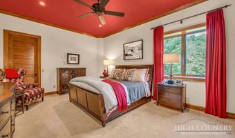 35 Valley Vista Ct, Banner Elk, NC 28604