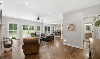 706 N Arbor Dr, Anchorage, KY 40223
