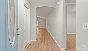 6 Spring Lake Cir, Savannah, GA 31407