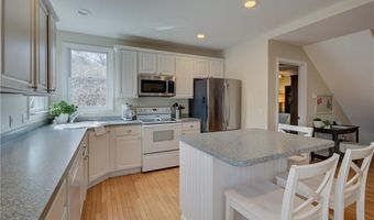 38 Highland Ave, Barrington, RI 02806