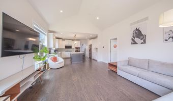 3081 N Spurway Dr, Ann Arbor, MI 48105