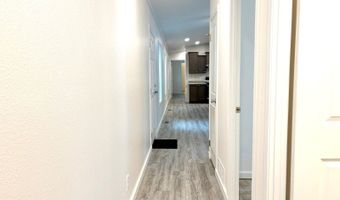522 Begonia Ln, Altoona, WI 54720
