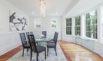 9715 SINGLETON Dr, Bethesda, MD 20817