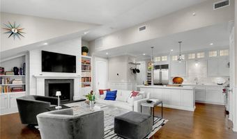 50 School St 7, Newport, RI 02840