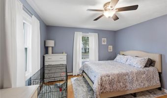 21 Portland St, Lincoln, RI 02838