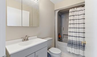 1548 Longboat Ave, Beachwood, NJ 08722
