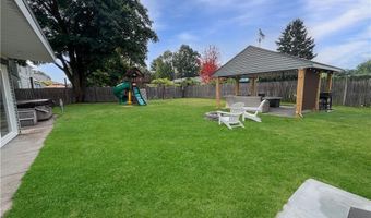 30 Alvin St, Warwick, RI 02886