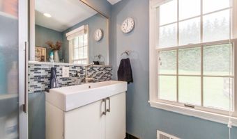 10 Cedar Wax Wing Rd, Allamuchy Twp., NJ 07840