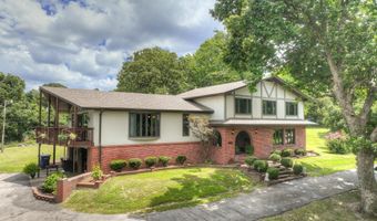 948 Oak Crst, Baxter Springs, KS 66713