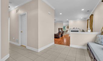 40 BUNKER HILL Dr, Allentown, NJ 08501